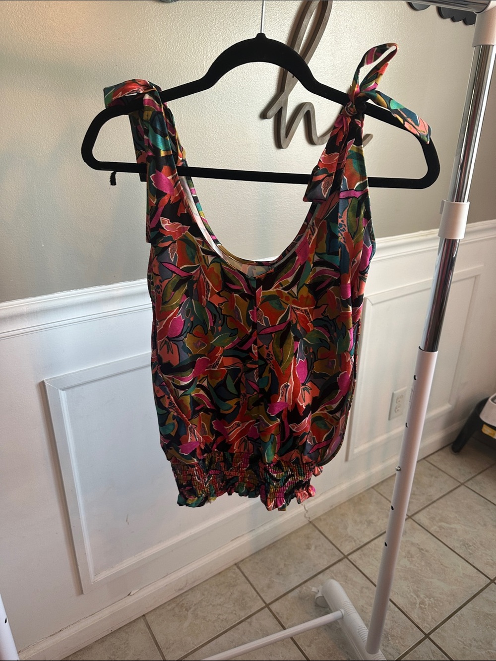 Floral Tie-Shoulder Sleeveless Tank Top in Multicolor